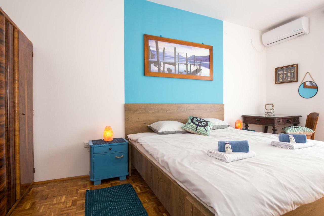 Home Away From Home With A Heated Pool Punat Exterior photo